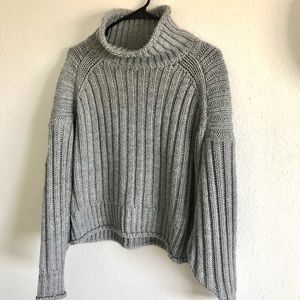Ribbed sweater w/ turtleneck